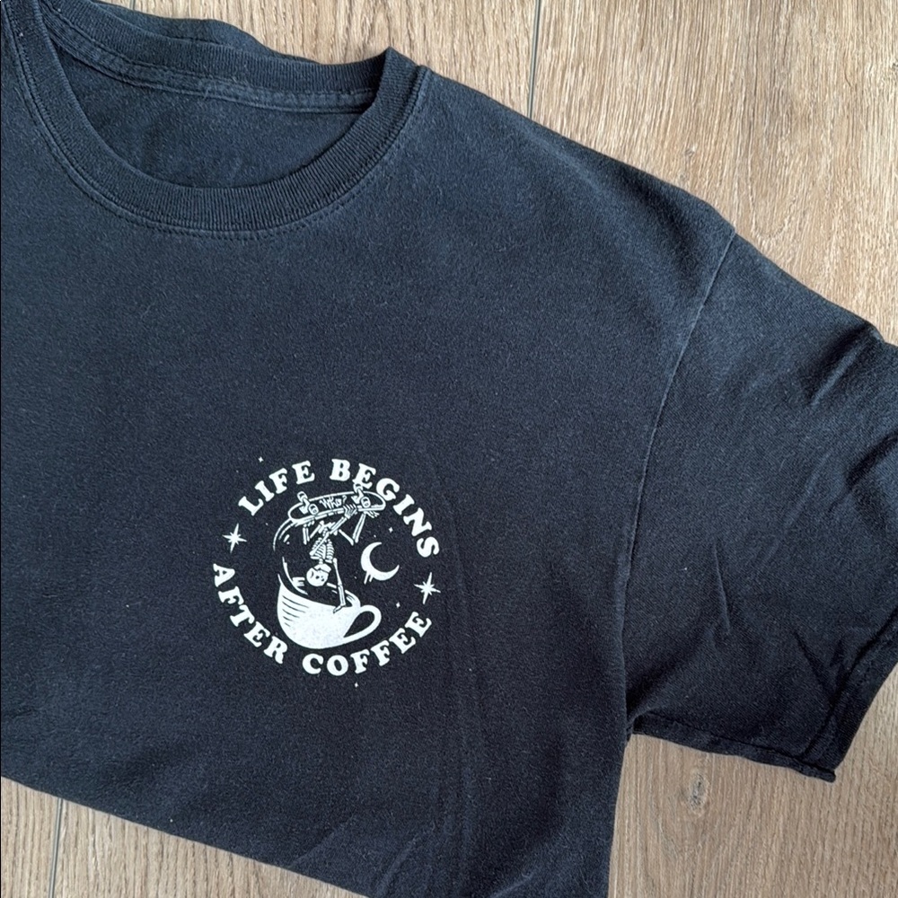 Men’s M skeleton coffee tshirt